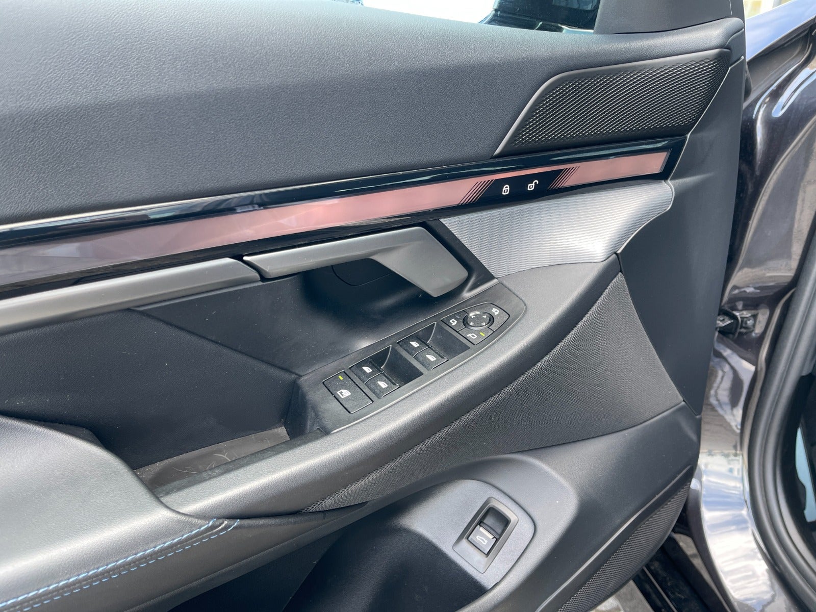 BMW i5 eDrive40 M-Sport 4d - 6