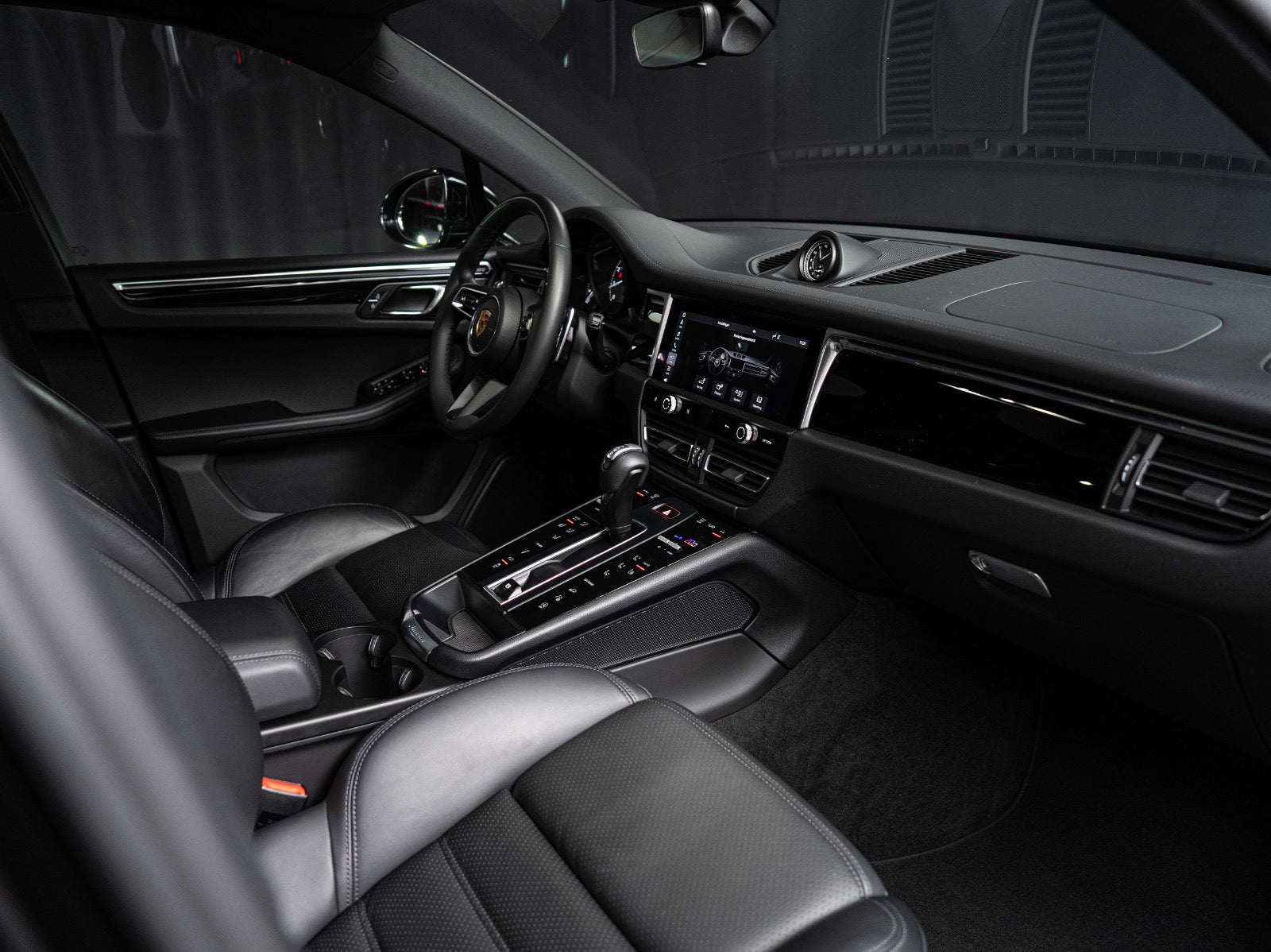 Gallery image 14 of 16