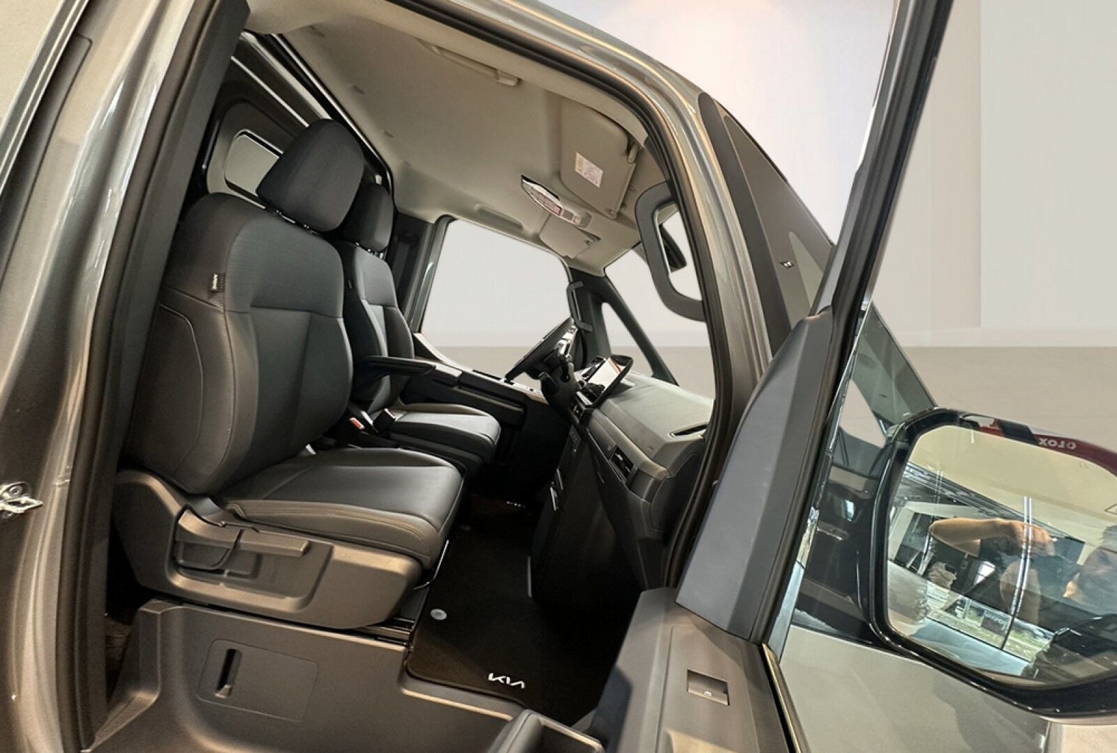 Kia PV5 Cargo L2H1 Long Range Work Pro