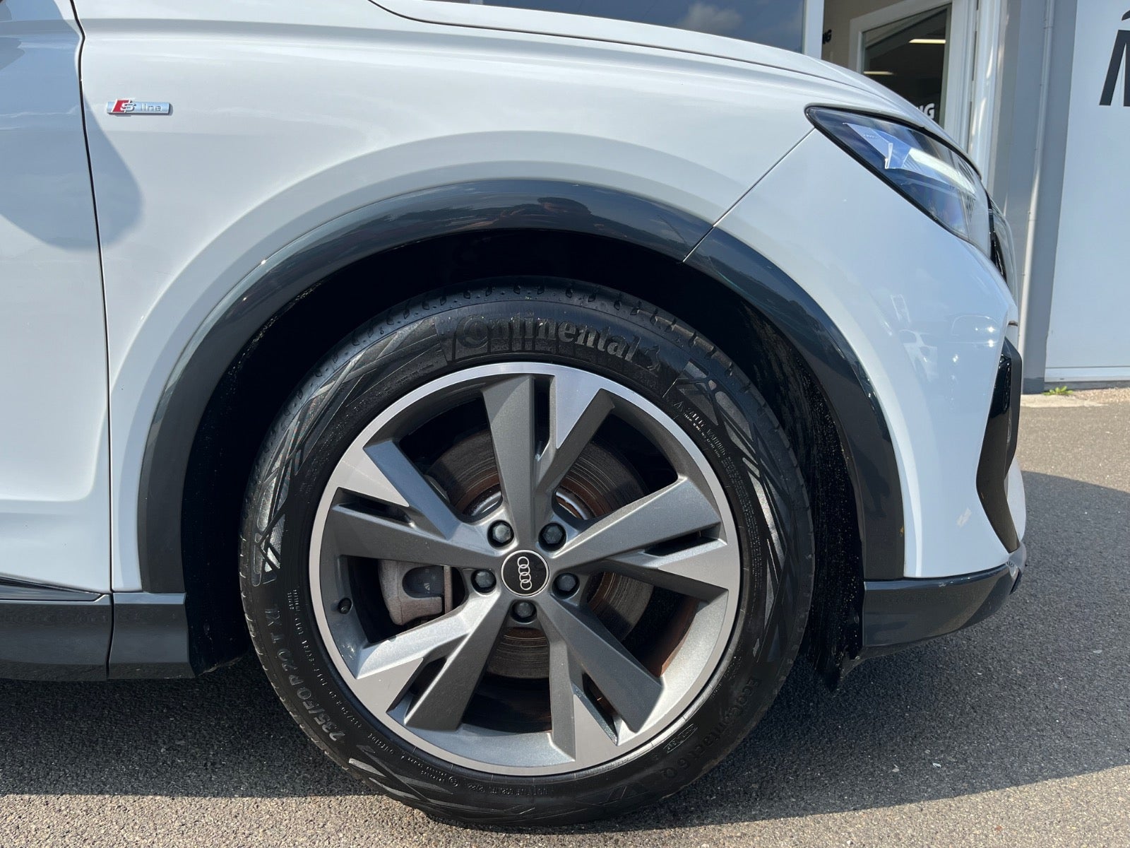 Billede af Audi Q4 e-tron 40 S-line