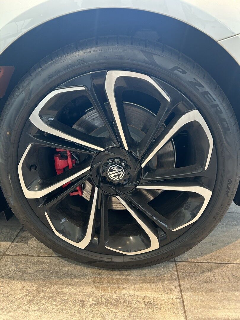 MG Cyberster GT Performance