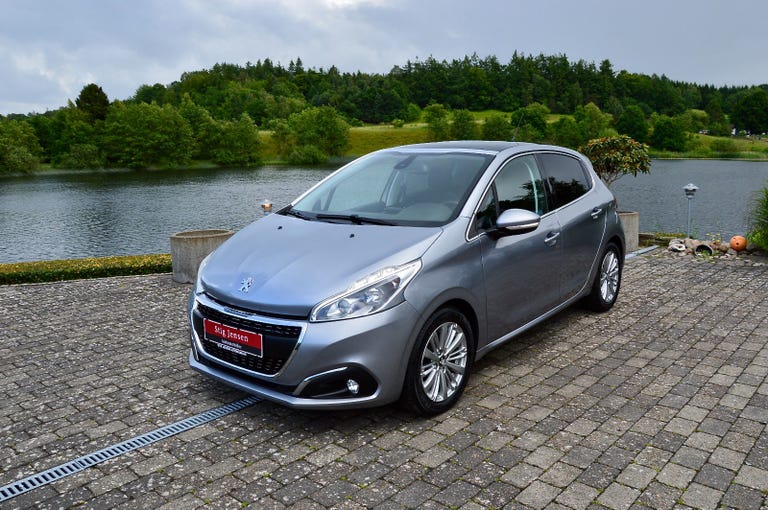 Peugeot 208 BlueHDi 100 Allure Sky