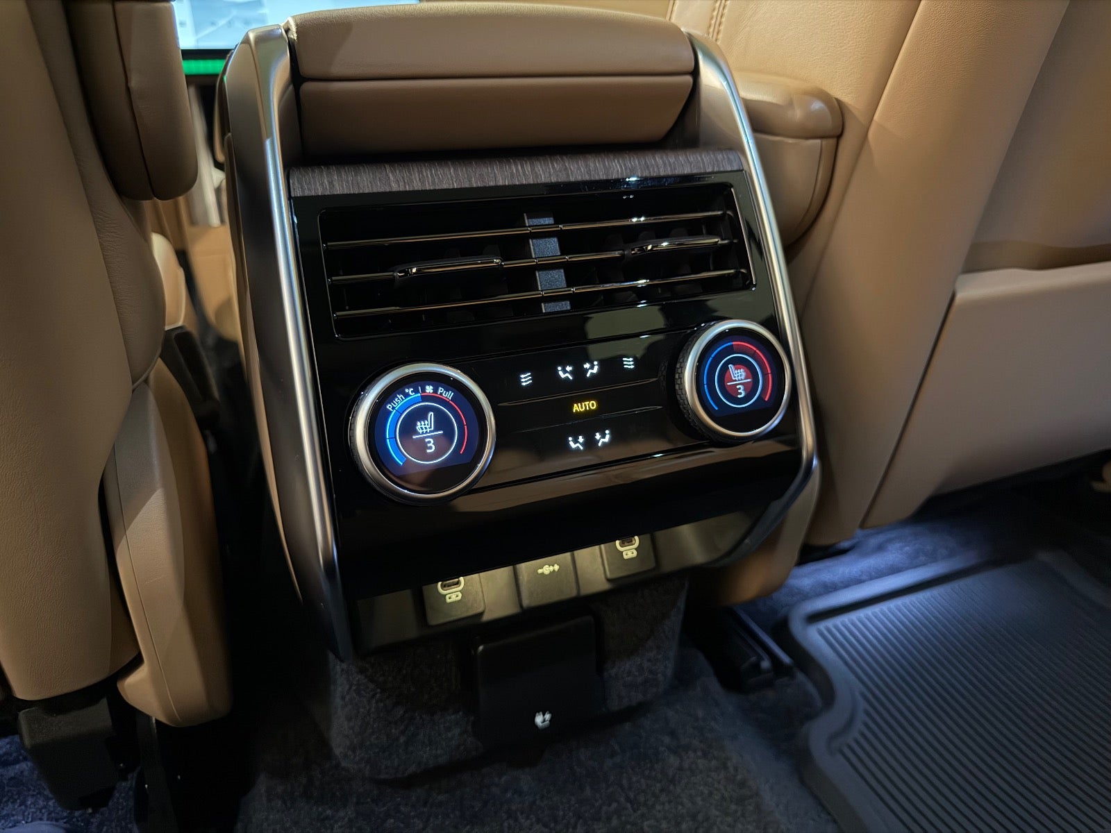 Land Rover – Range Rover