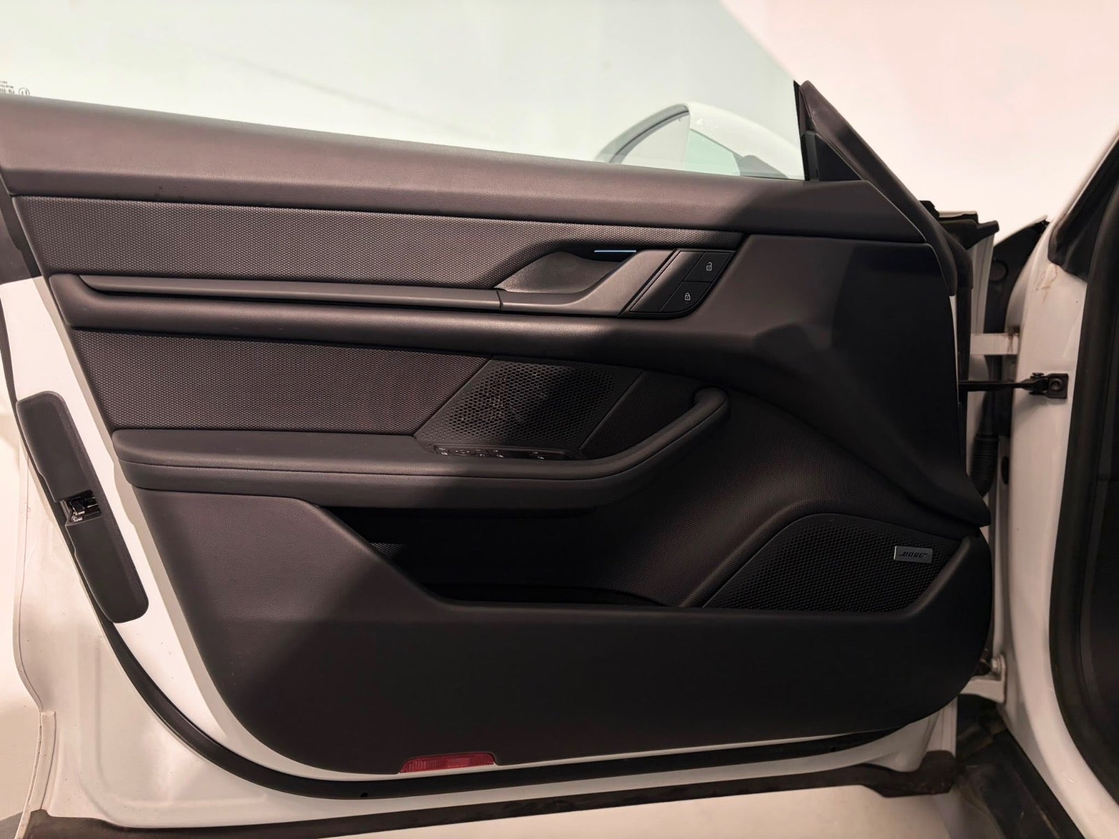 Porsche – Taycan