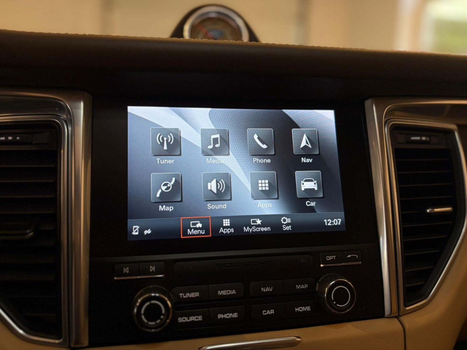 Porsche – Macan Turbo