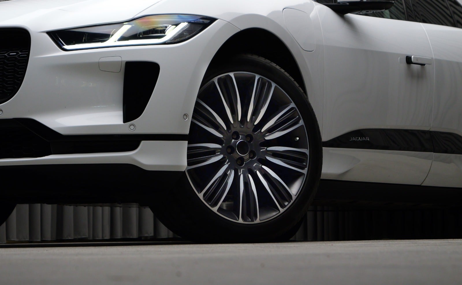 Jaguar I-Pace EV400 HSE AWD