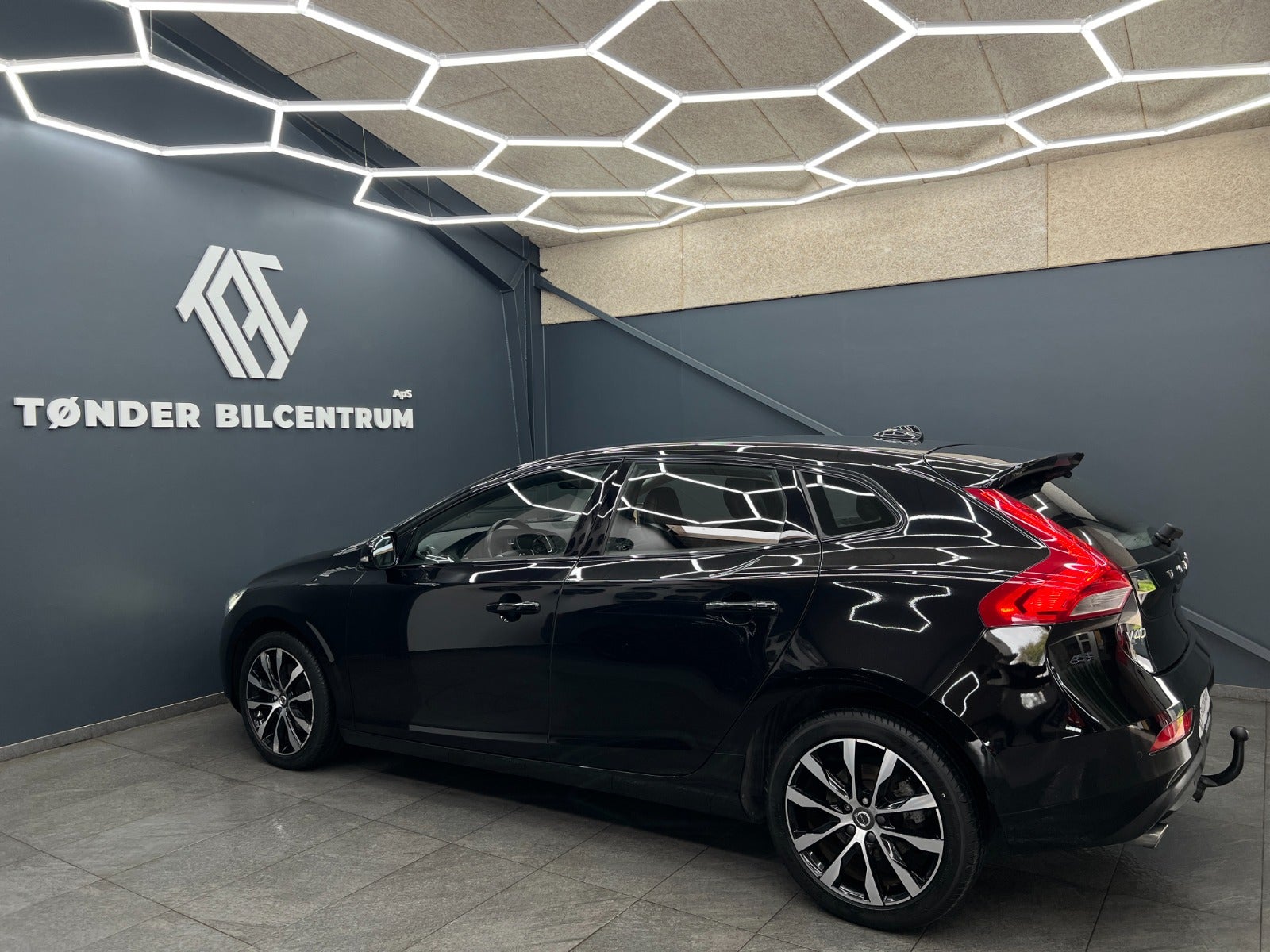 Volvo V40 2018