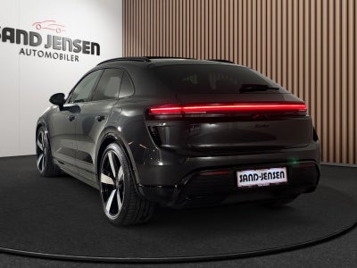 Porsche Macan Turbo 