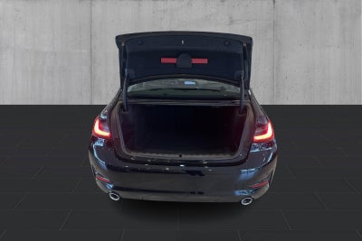 BMW 330i Connected aut.