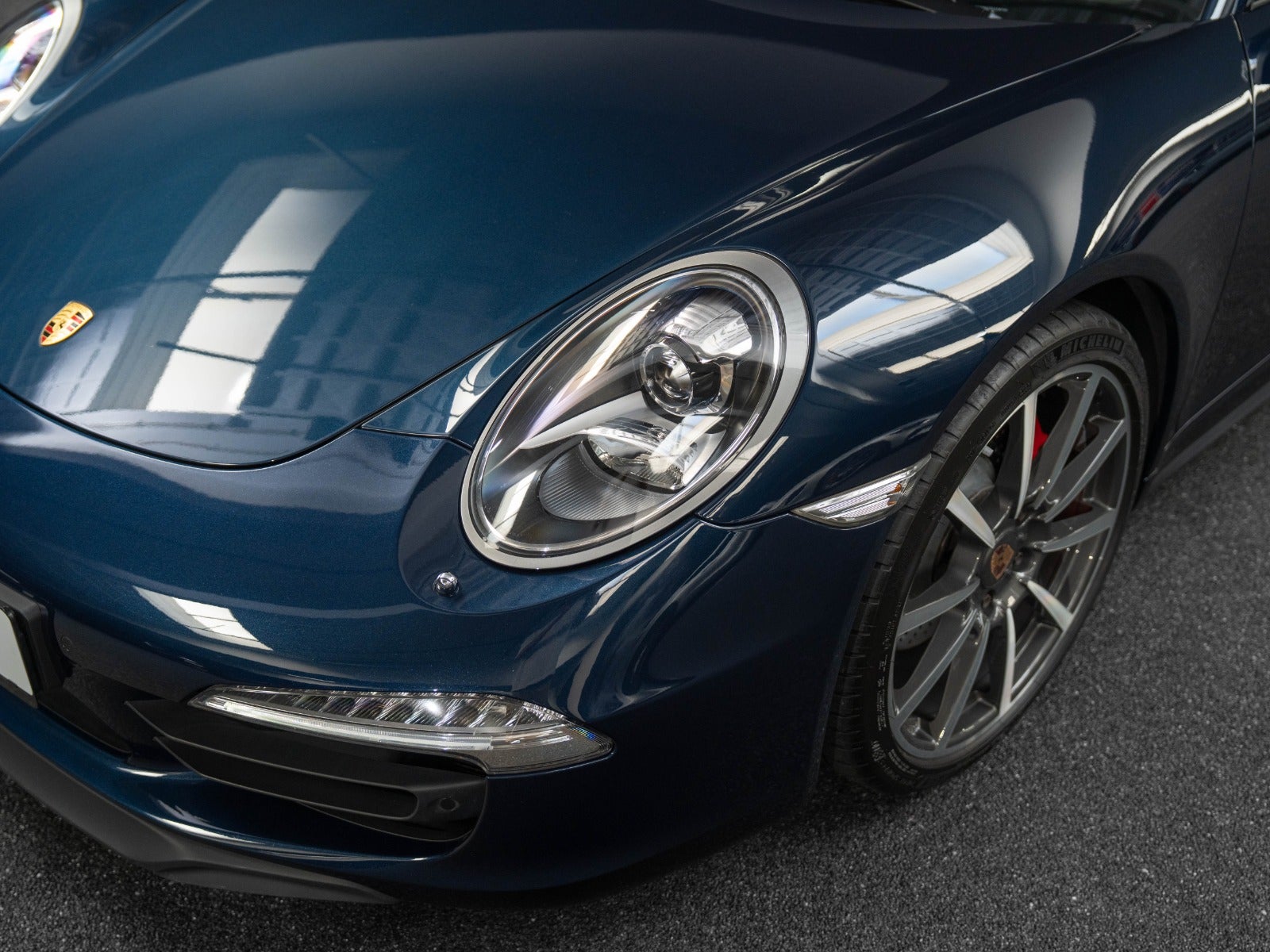 Gallery image 6 of 18