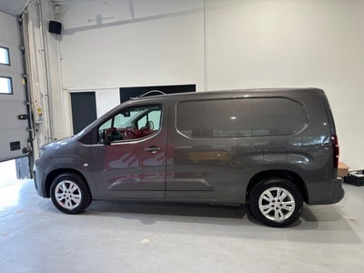 Peugeot Partner BlueHDi 130 L2V2 Ultimate EAT8 Van