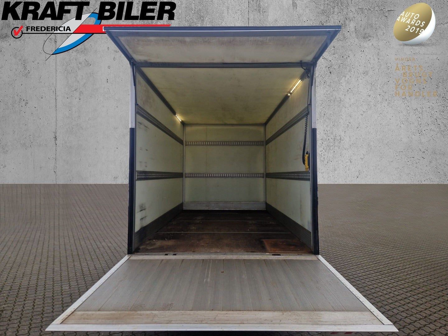 Billede af Ford Transit 350 L3 Chassis 2,0 TDCi 170 Alukasse m/lift aut. FWD