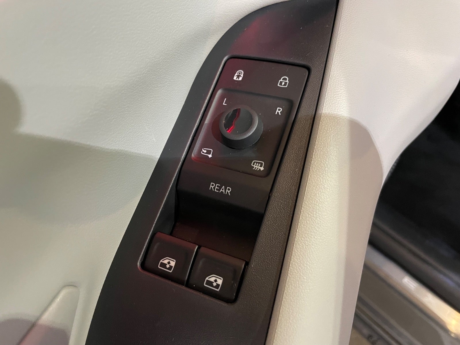 Ford Explorer Premium Extended Range