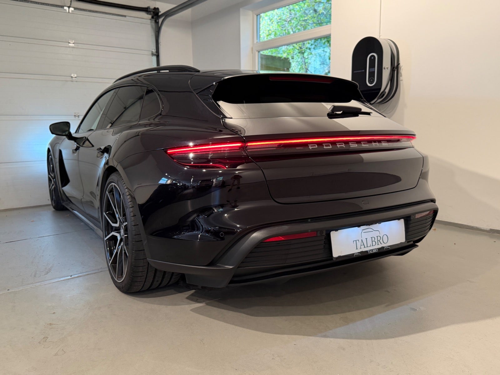 Porsche – Taycan 4S