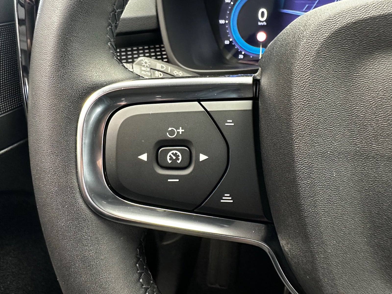 Billede af Volvo XC40  P6 ReCharge Core