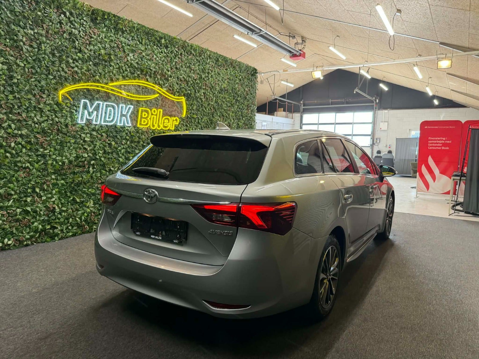 Billede af Toyota Avensis 1,8 VVT-i T2 Touring Sports