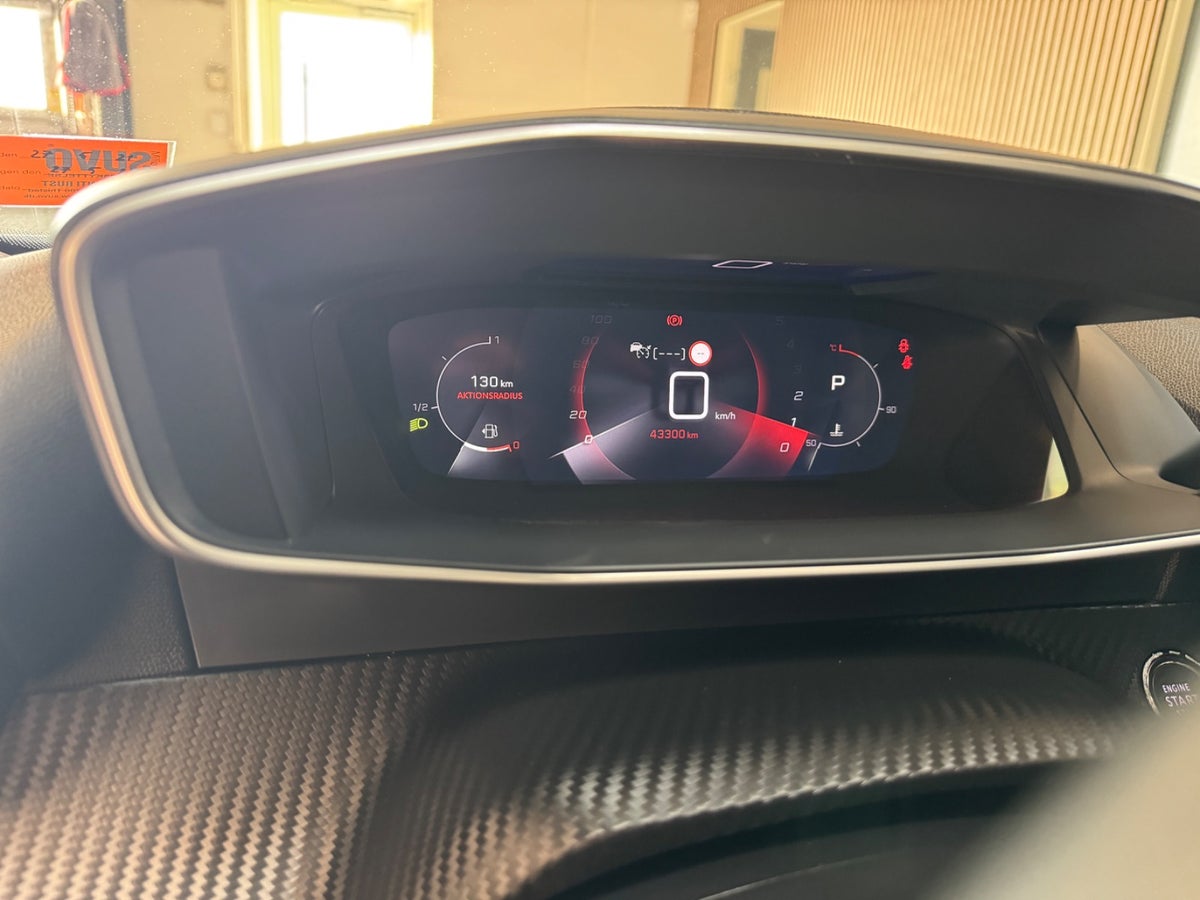 Peugeot 2008 PureTech 130 Selection Tech EAT8