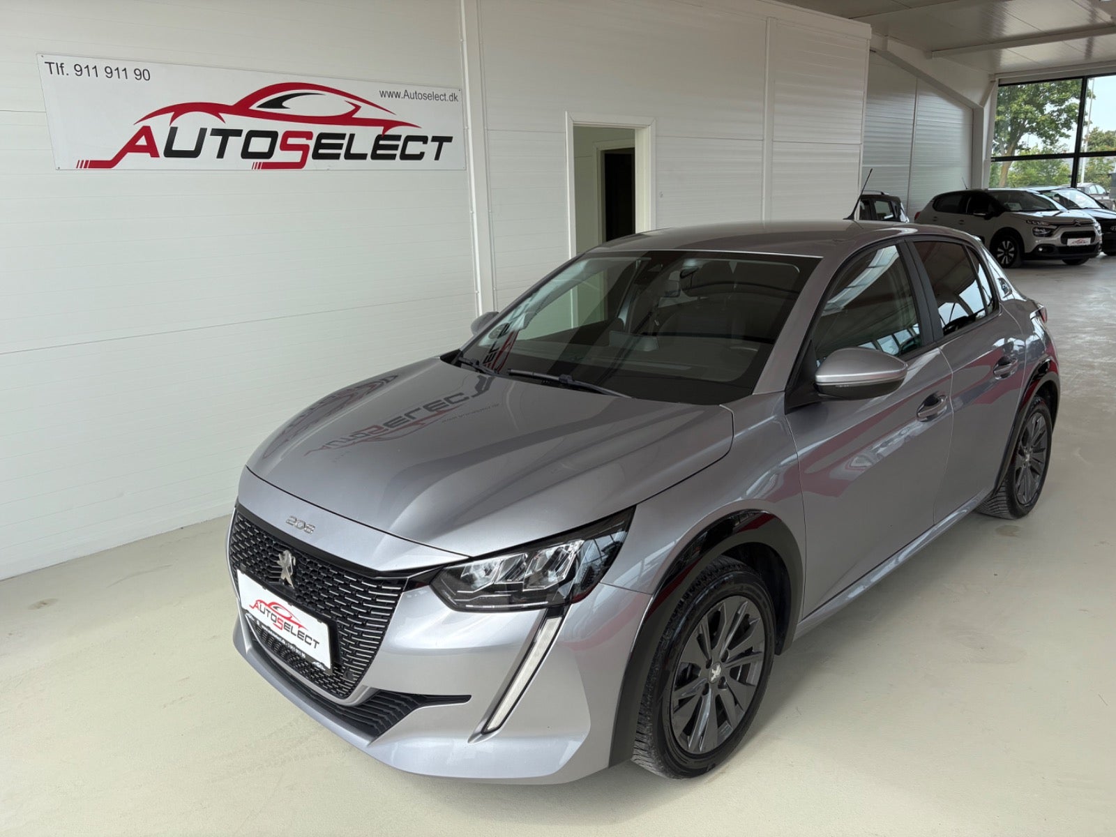 Peugeot e-208