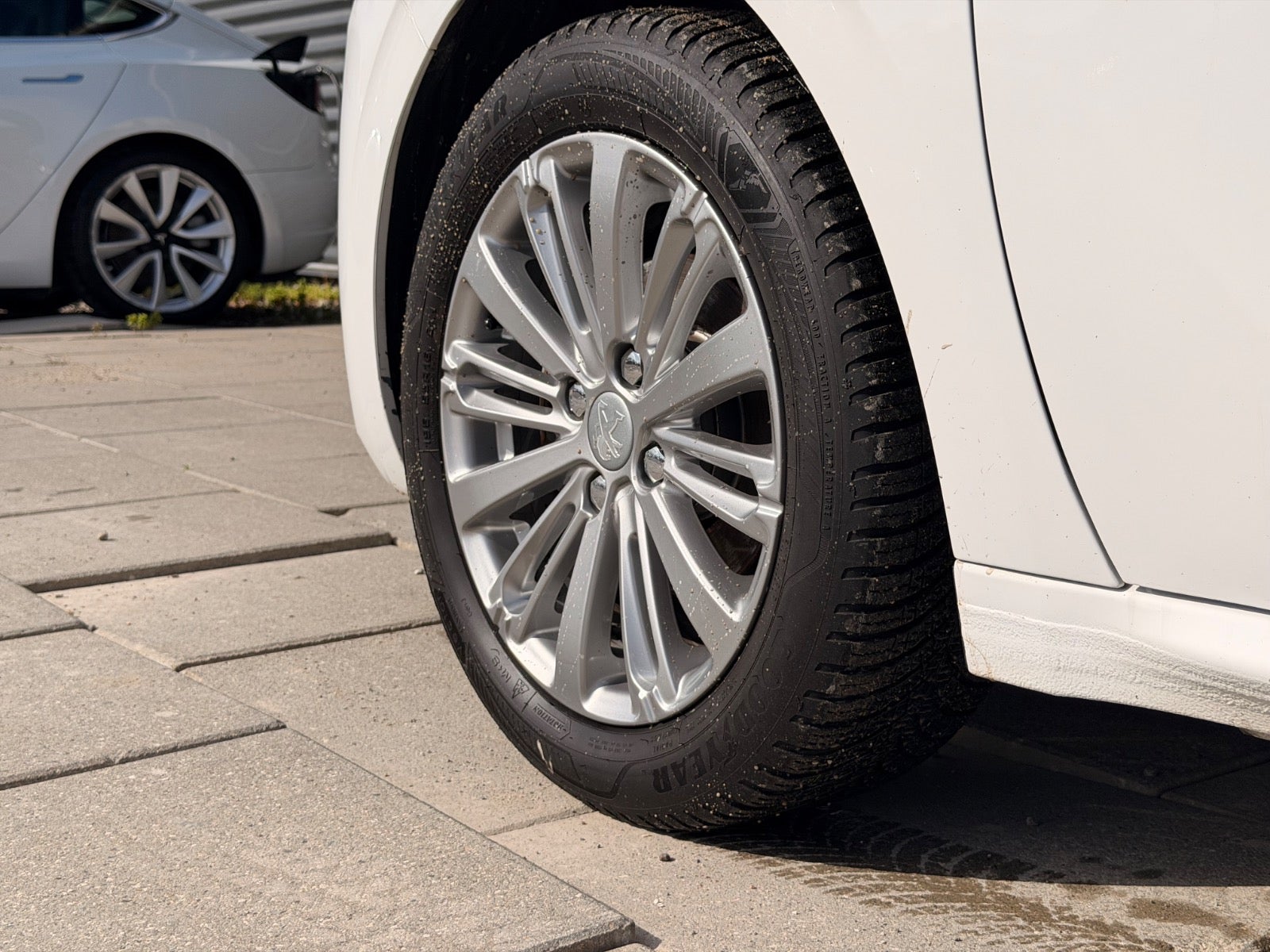Billede af Peugeot 208 1,2 PureTech 82 Signature Sky