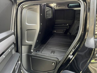 Land Rover Defender 110 D300 Hard Top SE aut. Van