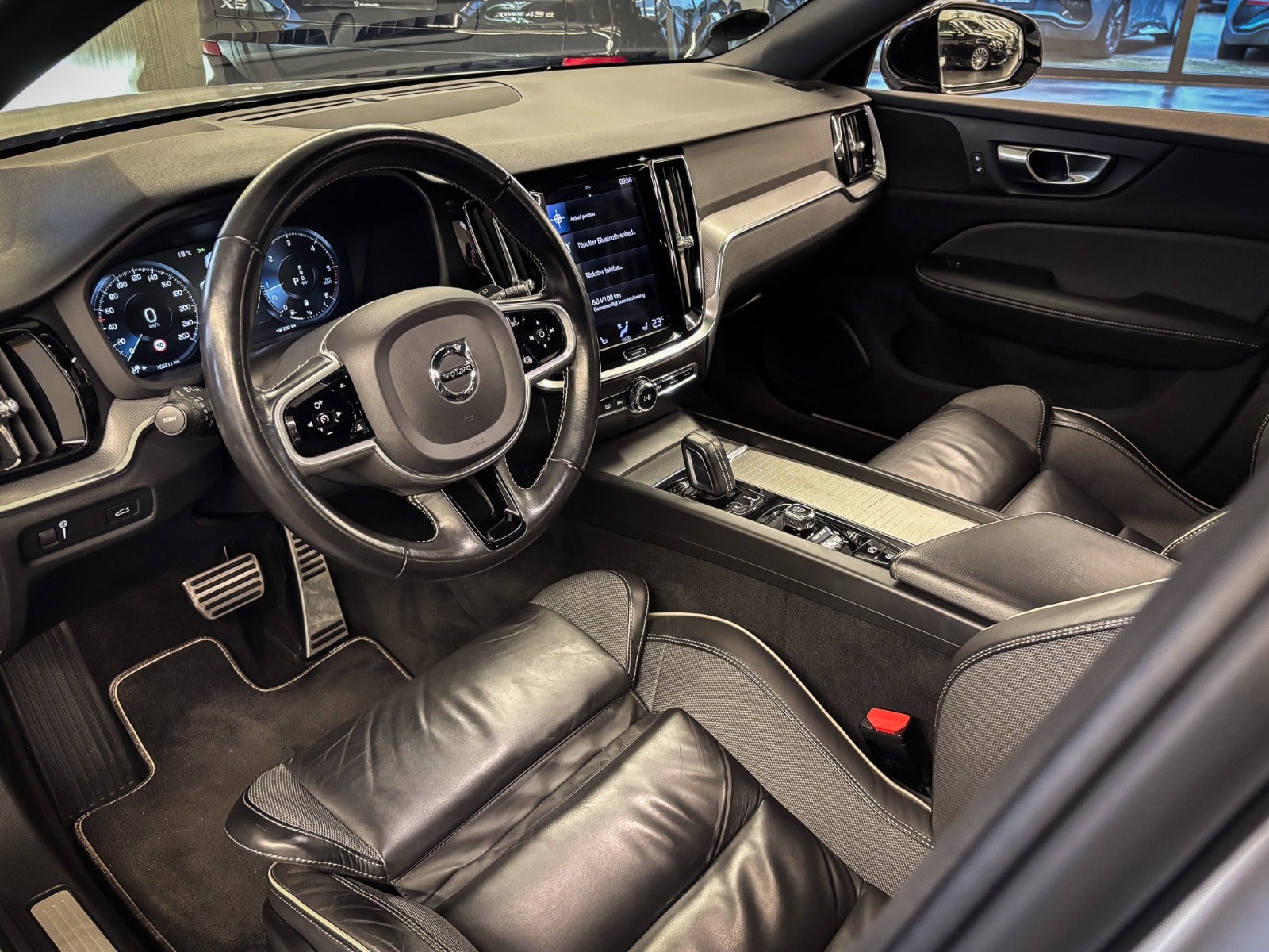 Billede af Volvo V60 2,0 B4 197 R-Design aut.