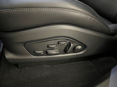 Porsche Macan Turbo Van