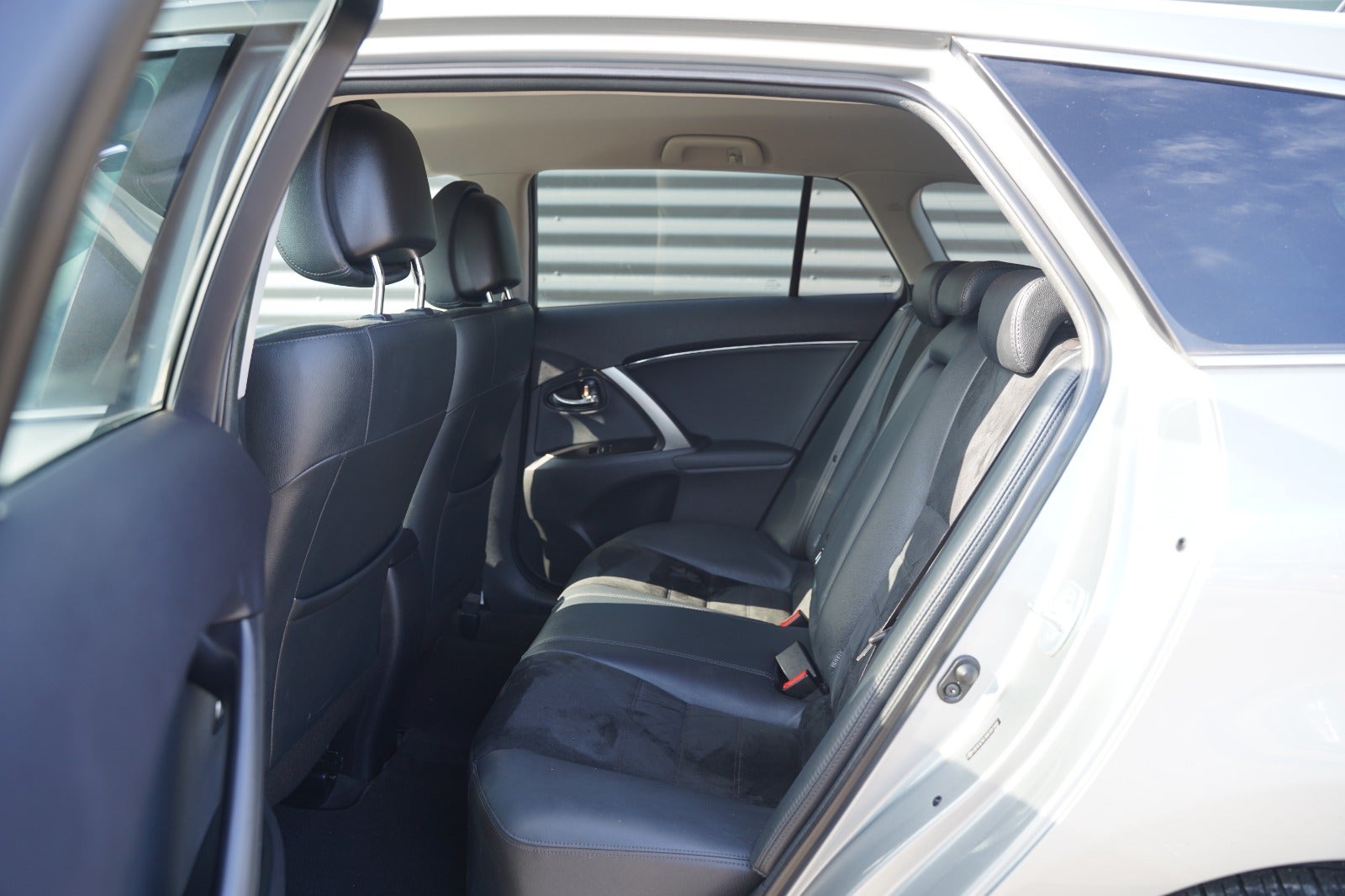 Billede af Toyota Avensis 1,8 VVT-i T2 Premium stc.