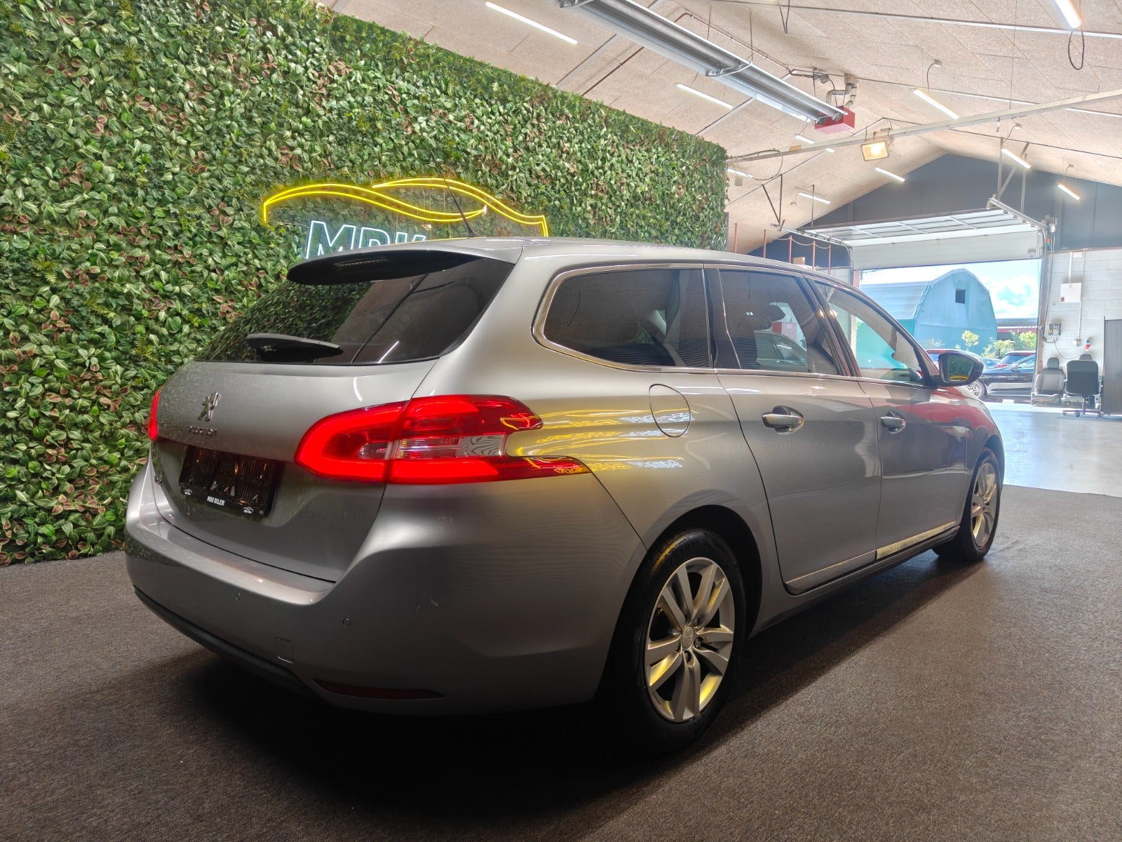 Billede af Peugeot 308 1,2 e-THP 130 Active SW EAT6