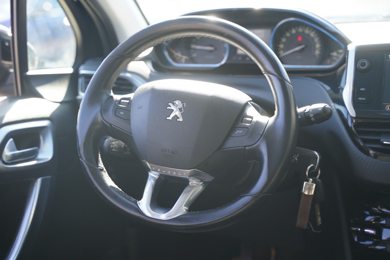 Billede af Peugeot 2008 1,2 PureTech 130 Allure Sky