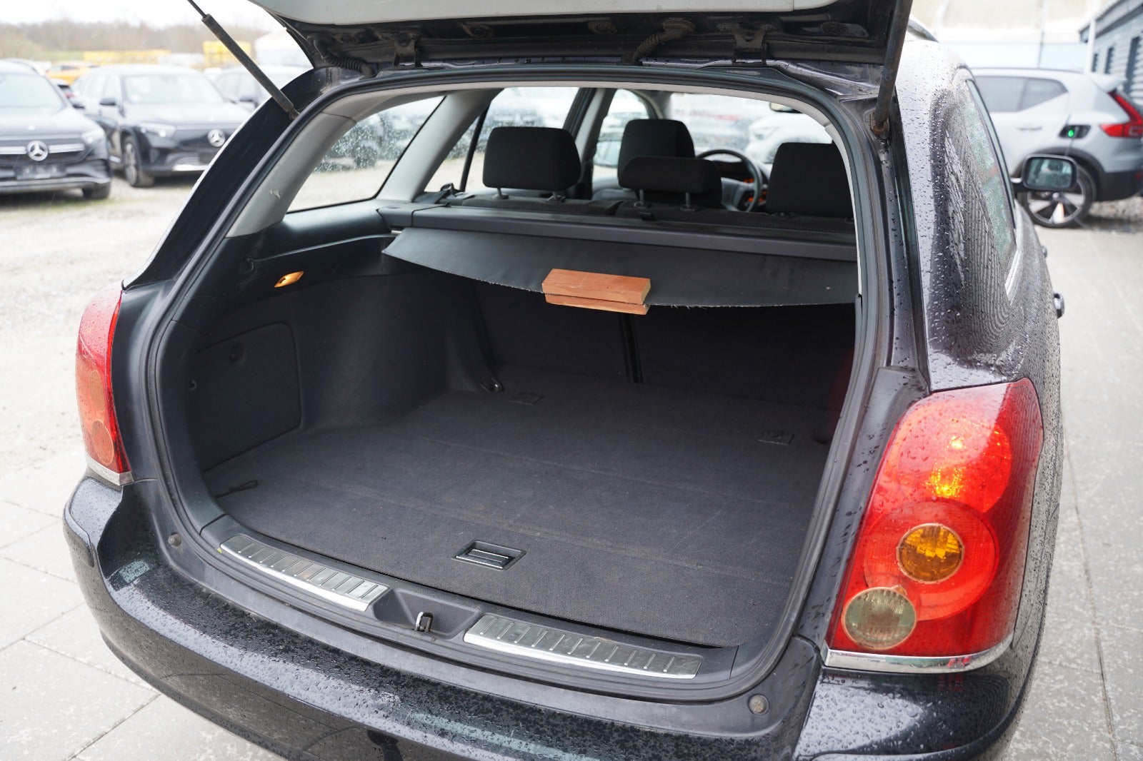 Billede af Toyota Avensis 1,8 VVT-i Terra stc.