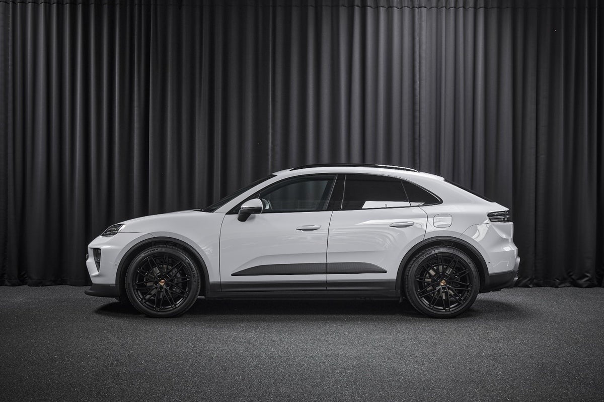 Gallery image 3 of 12