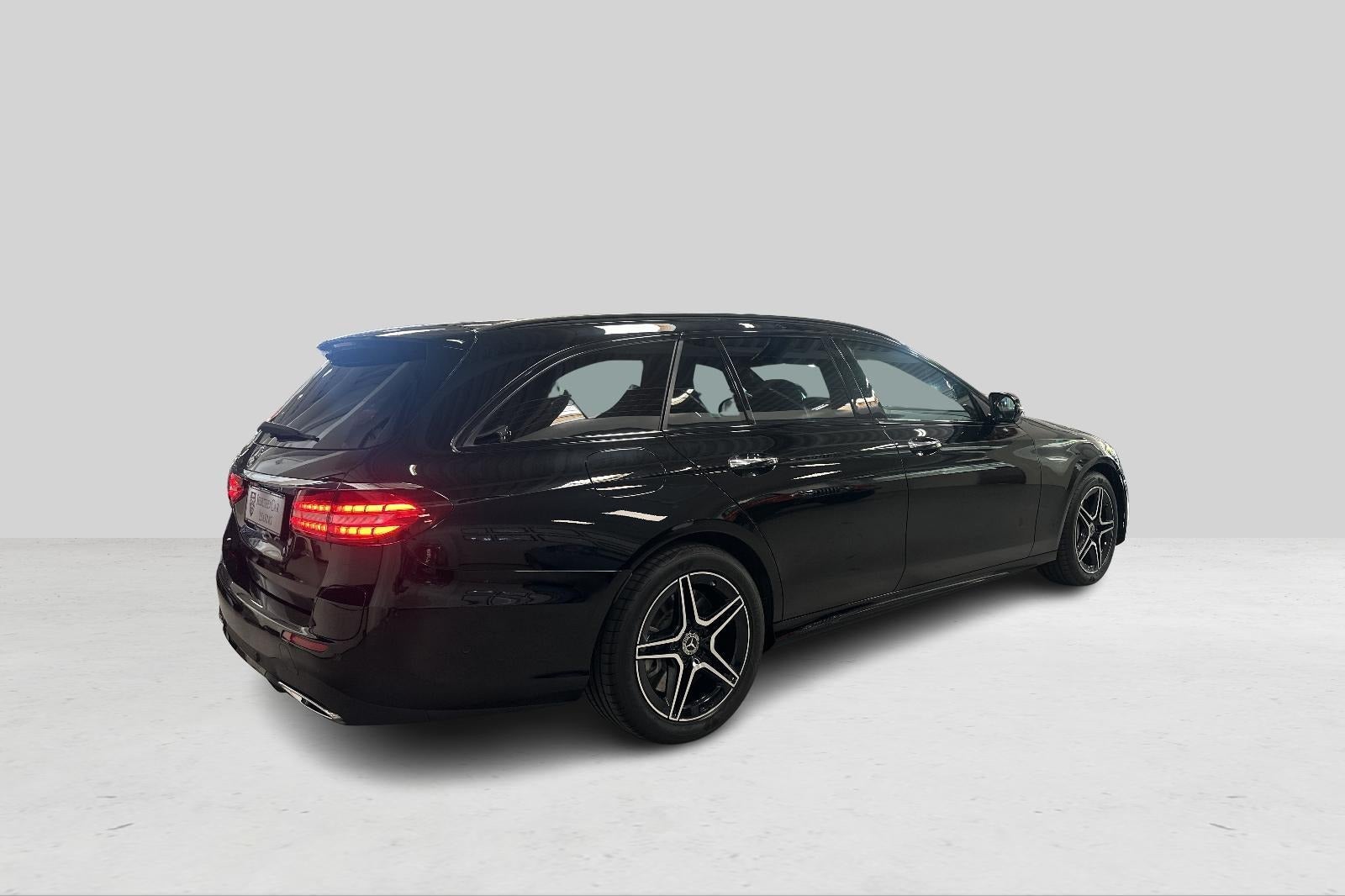 Mercedes-Benz E300 de 2,0 AMG Line stc. aut.
