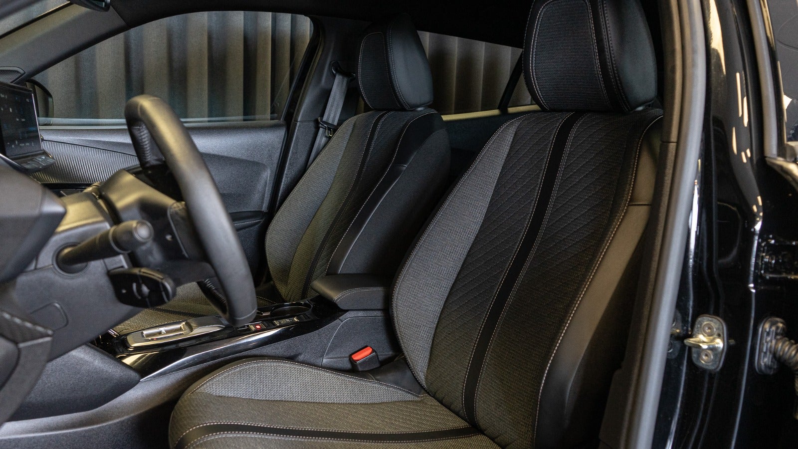 Billede af Peugeot e-2008 54 Allure