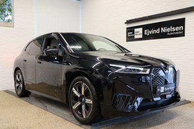 BMW iX xDrive40 Fully Charged