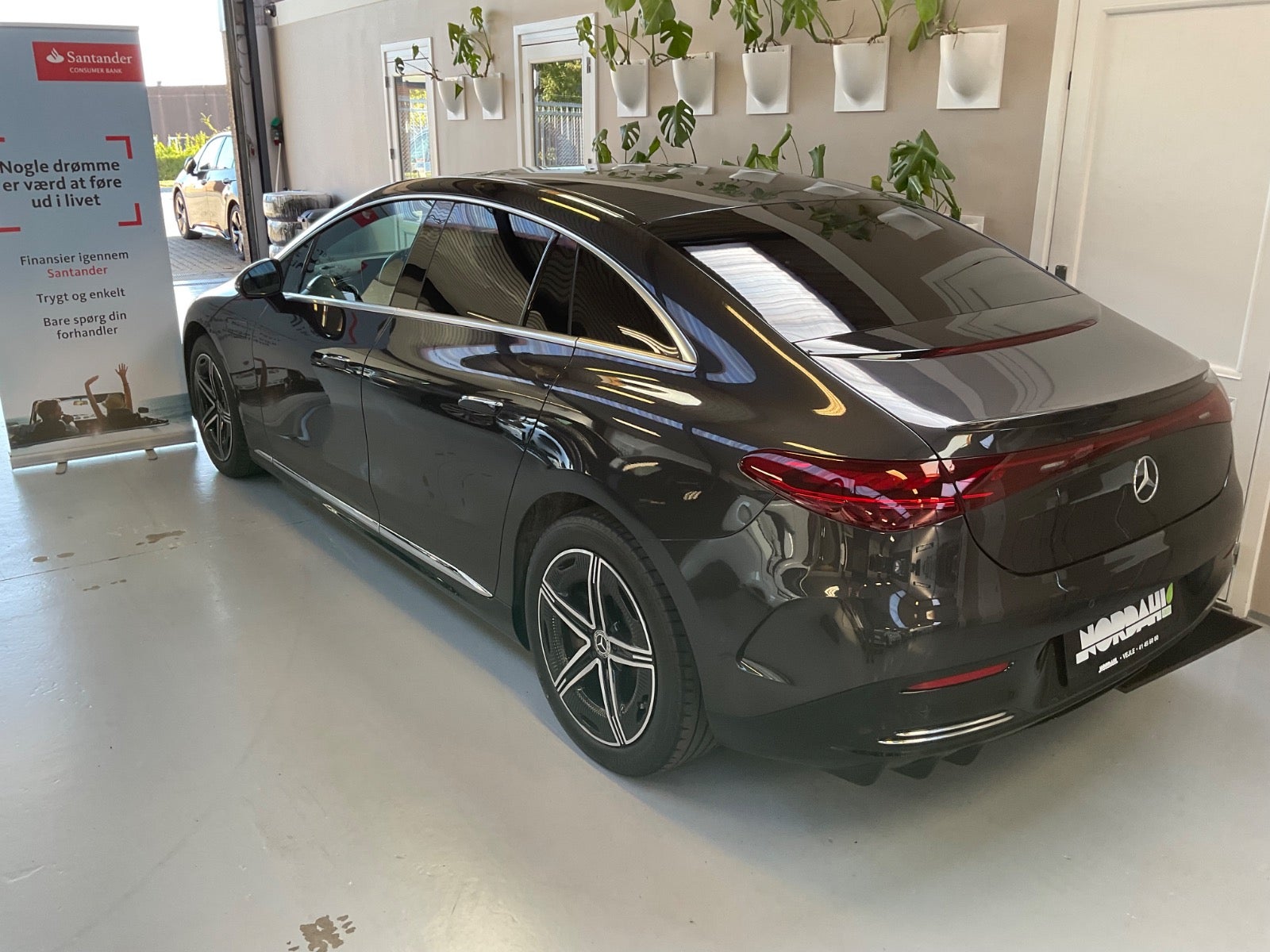 Mercedes EQE350 AMG Line 4d - 5