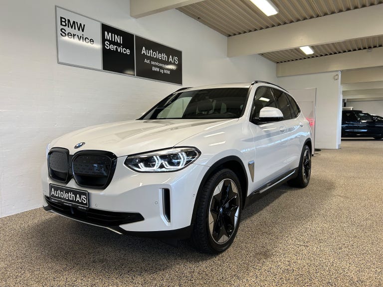 BMW iX3 Charged Plus