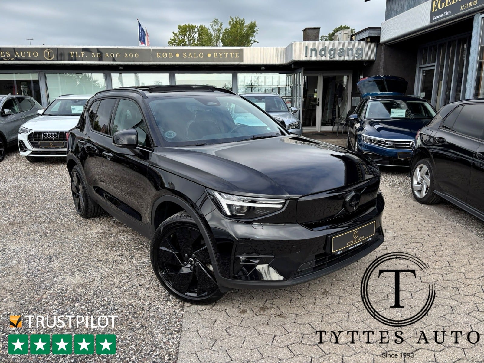 Volvo EX40 Extended Range Black Edition