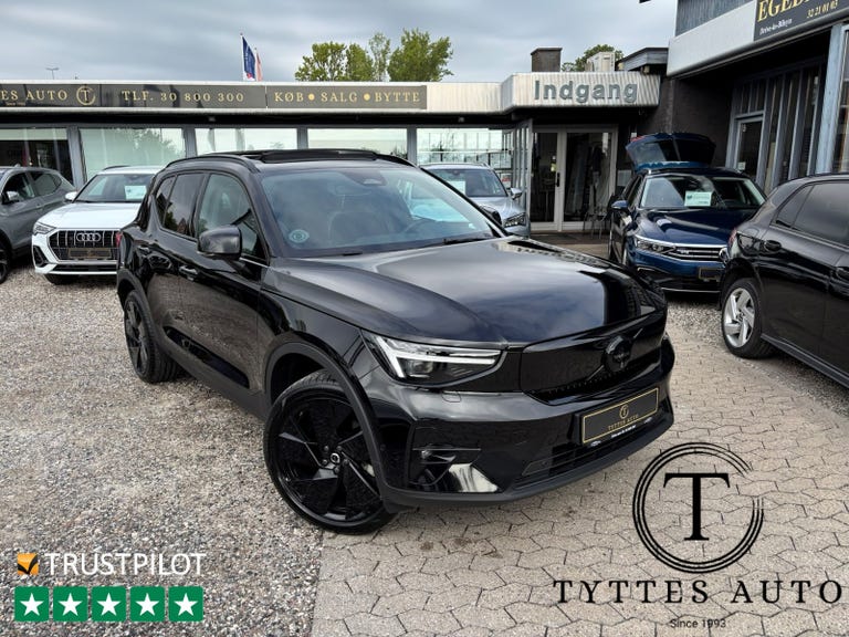 Volvo EX40 Extended Range Black Edition