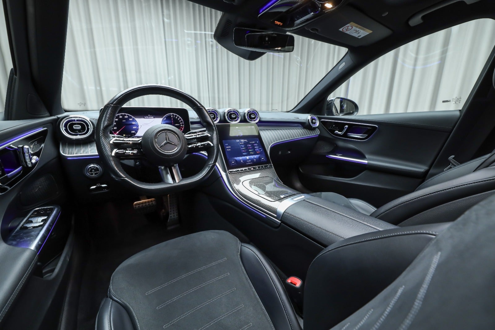 Mercedes-Benz C 300 e (4/8)