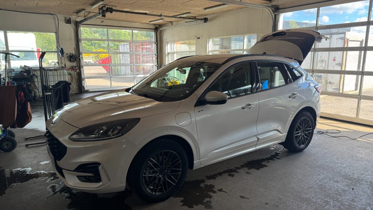 Ford Kuga PHEV ST-Line CVT
