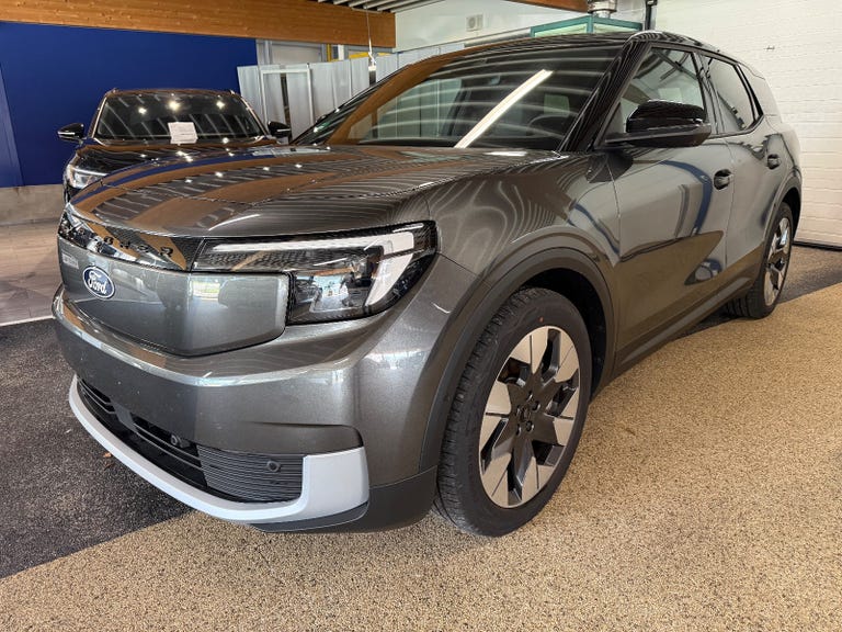 Ford Explorer Premium Extended Range