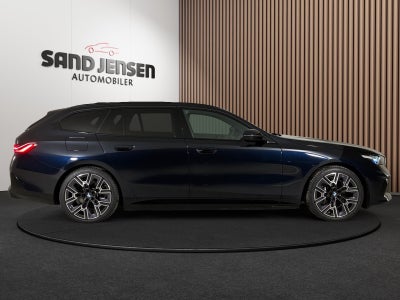 BMW i5 eDrive40 Touring Fully Charged M-Sport