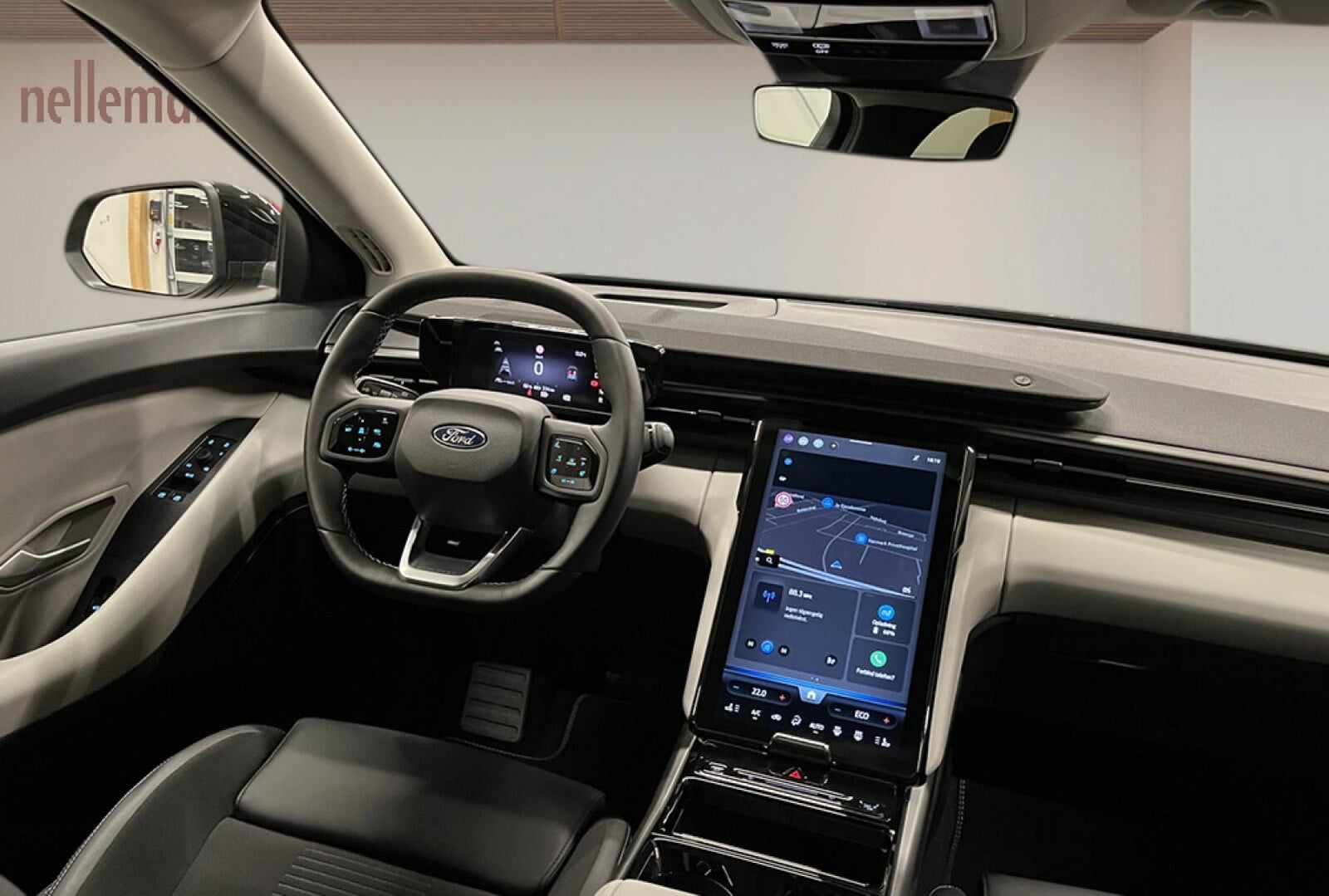 Ford Explorer Select Extended Range