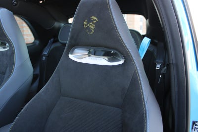 Abarth 500e Scorpionissima Cabrio