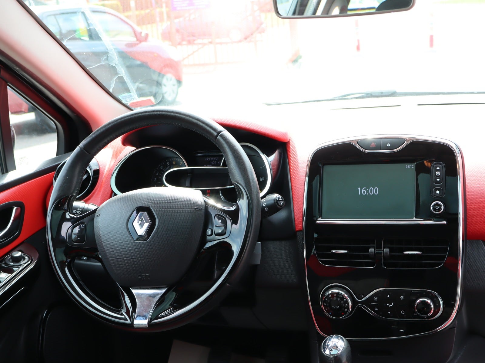 Billede af Renault Clio IV 0,9 TCe 90 Limited Sport Tourer