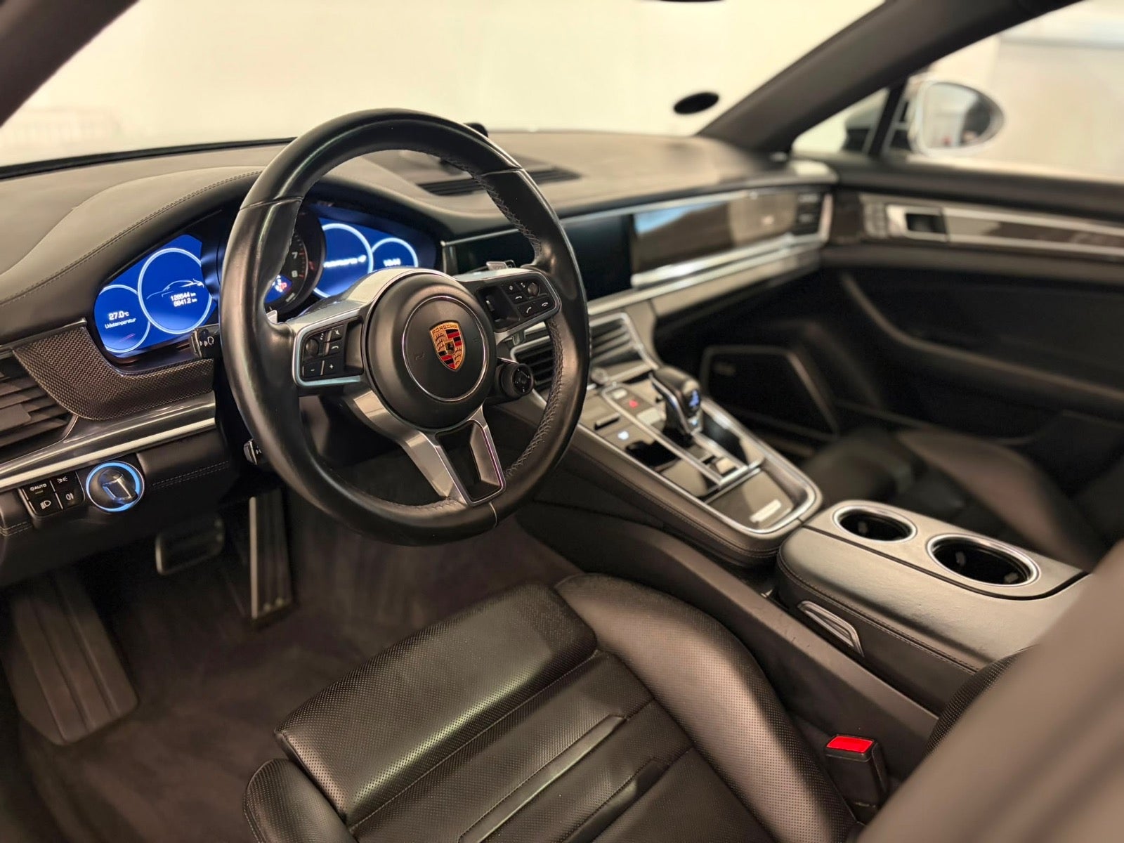 Porsche – Panamera 4