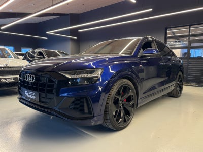 Audi Q8 55 TFSi S-line quattro Tiptr. 5d