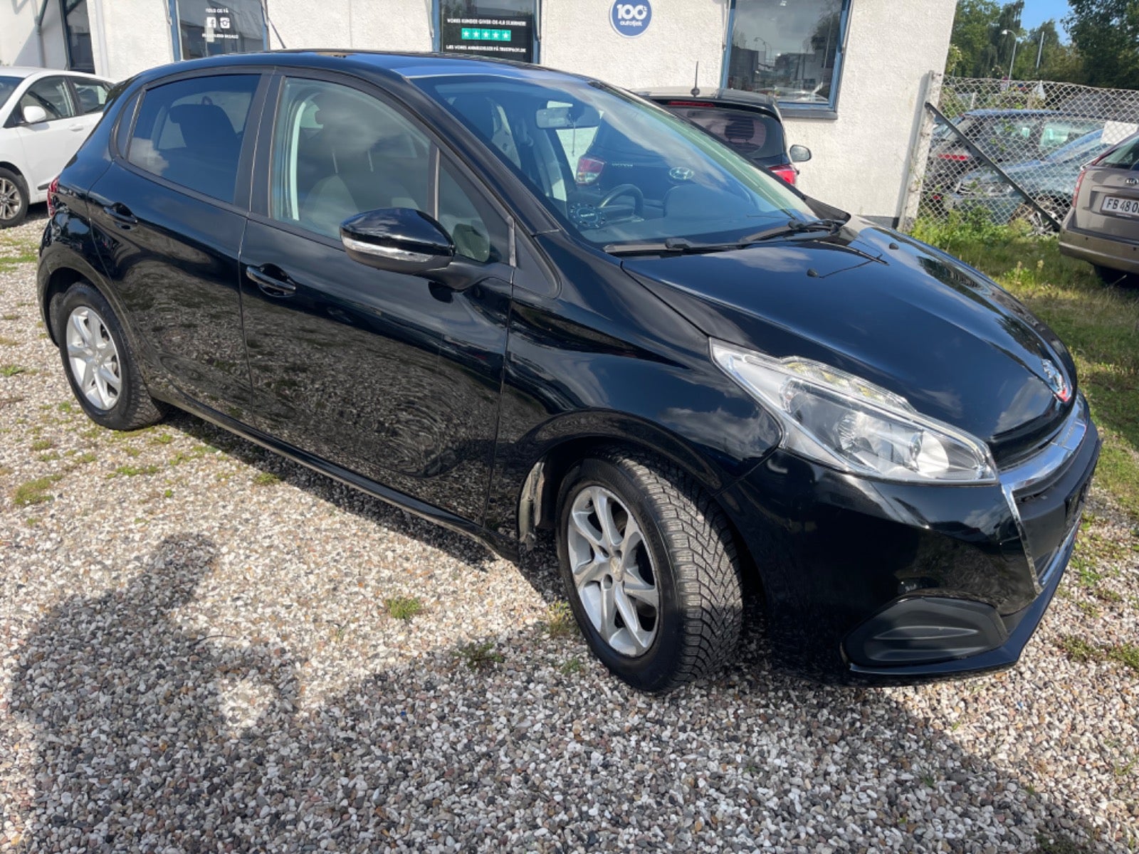 Peugeot 208 2016