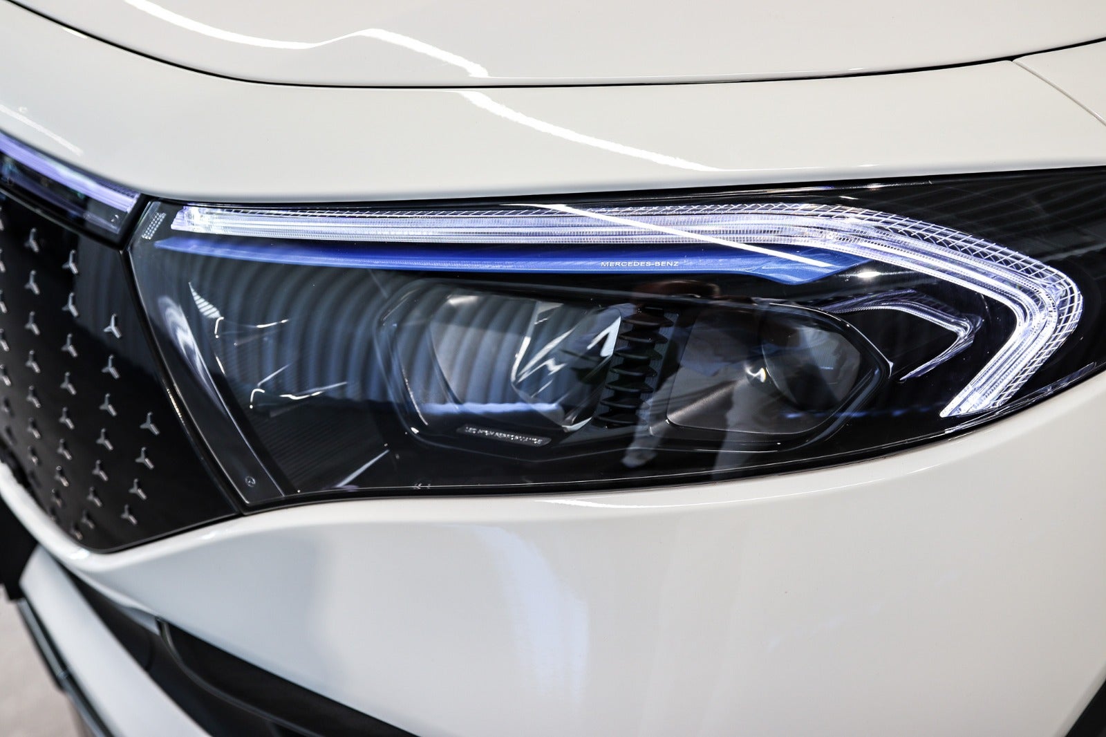 Billede af Mercedes EQB300  AMG Premium 4Matic