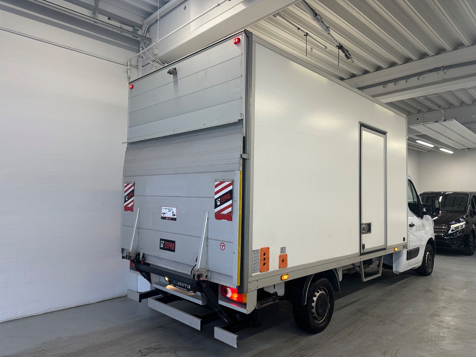 Billede af Renault Master IV T35 2,3 dCi 163 Alukasse m/lift